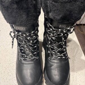 Roxy Black Fleece-Lined Boots